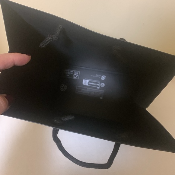 Gucci shopping bag tall paper with woven handles. - Picture 6 of 7